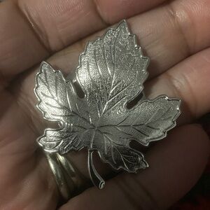 Vintage Holly Hill s Leaf scarf clip unisex